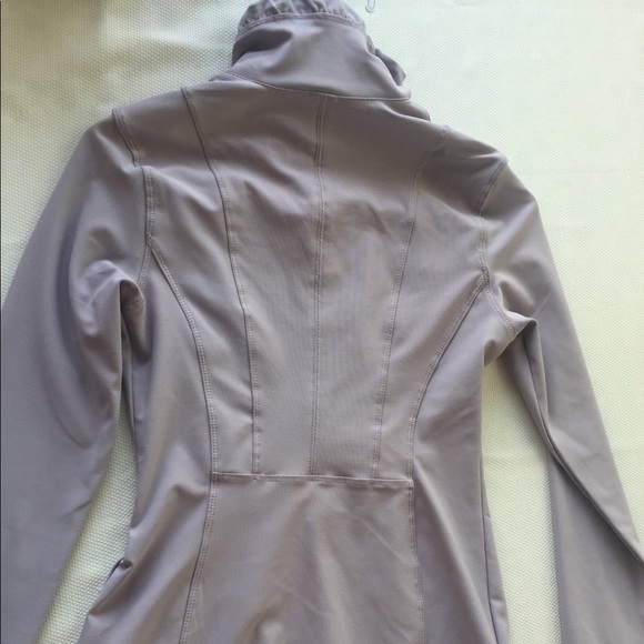 Brand New Alana Zip Up - Picture 4 of 6